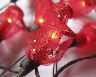 DIY Rose Bud Fairy Lights DIY Rose Bud Fairy Lights